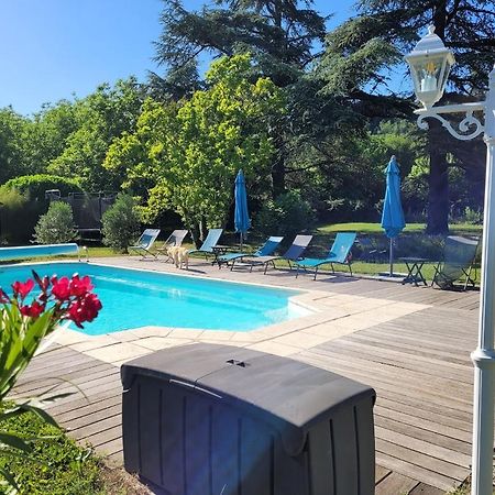 Chambres D'Hotes Le Cedre Bleu Saint-Lattier エクステリア 写真