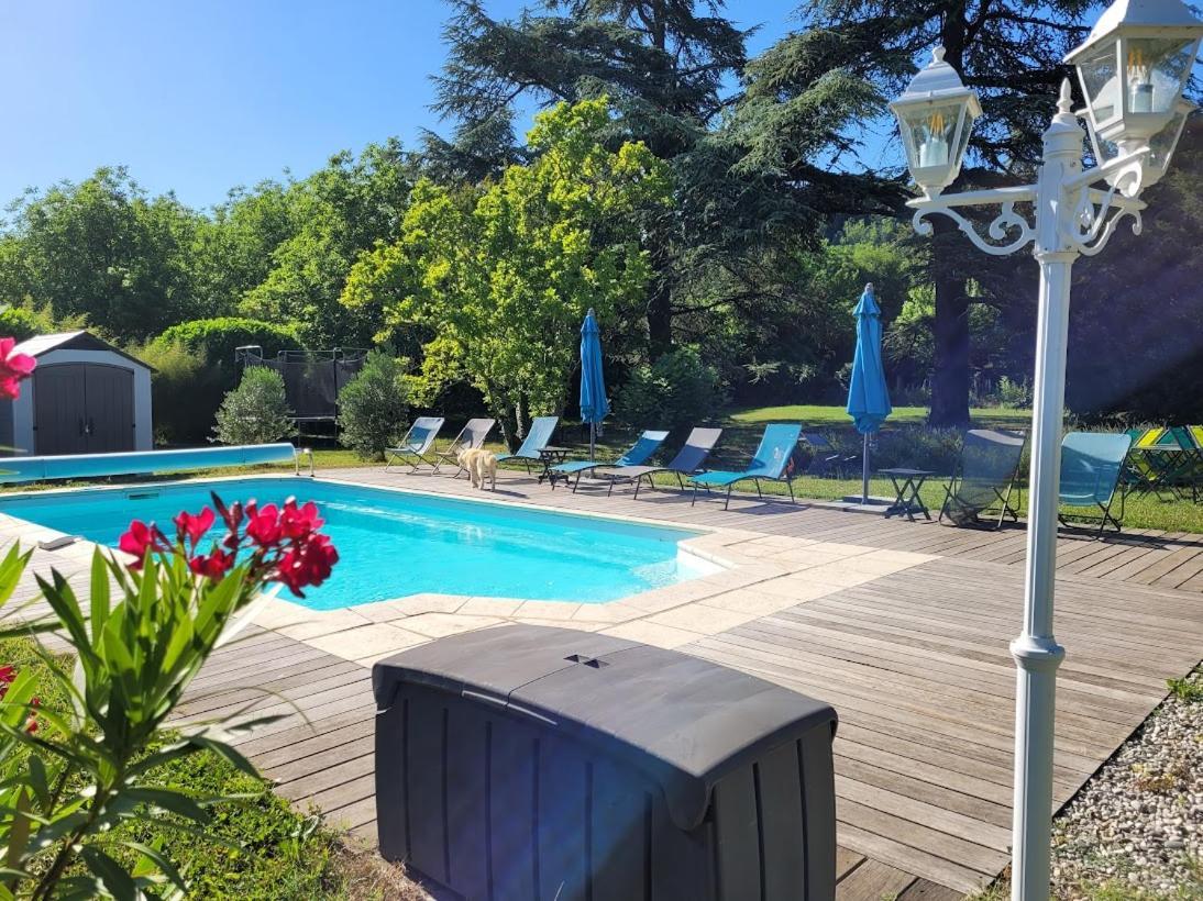 Chambres D'Hotes Le Cedre Bleu Saint-Lattier エクステリア 写真