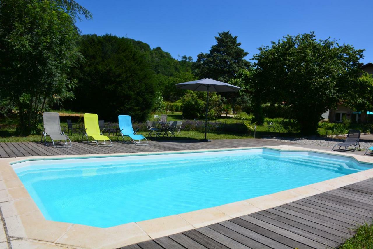 Chambres D'Hotes Le Cedre Bleu Saint-Lattier エクステリア 写真
