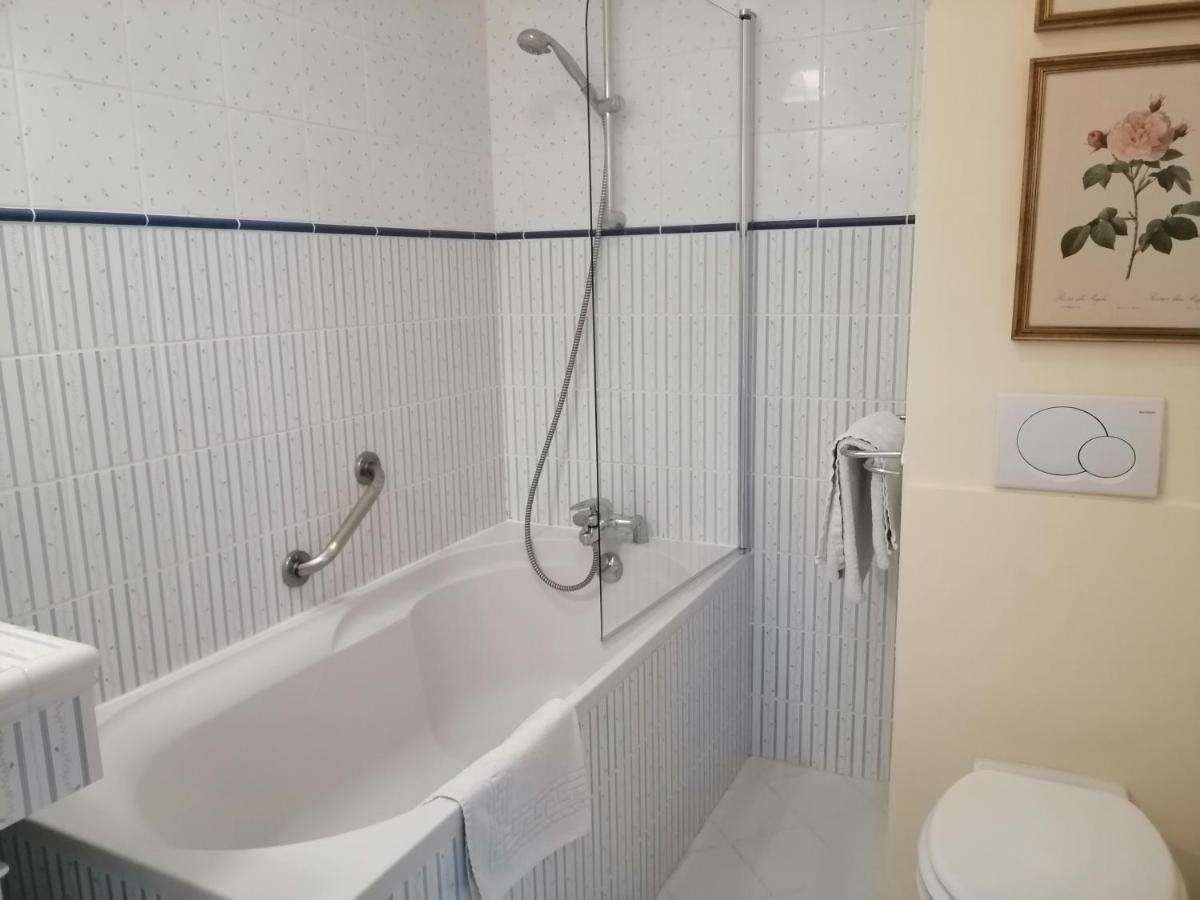 Chambres D'Hotes Le Cedre Bleu Saint-Lattier エクステリア 写真