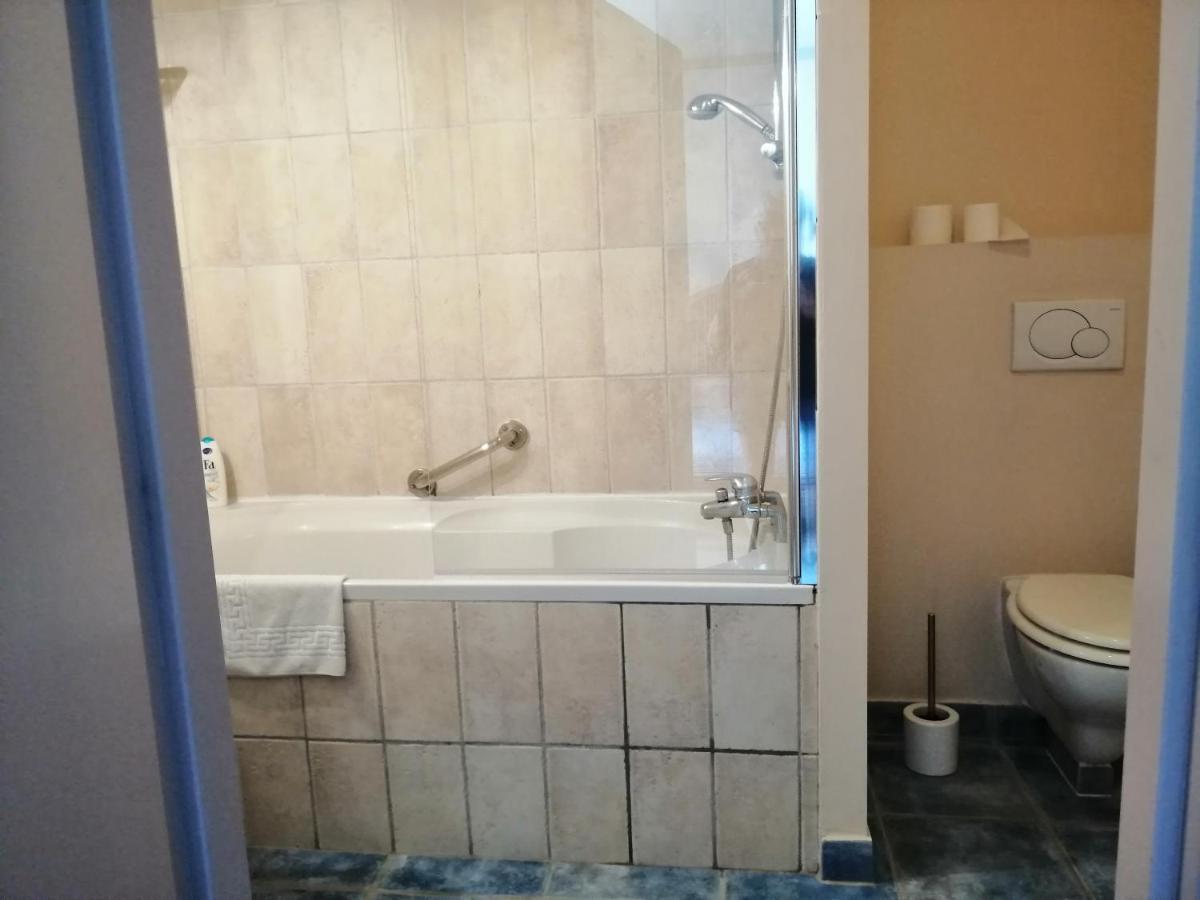 Chambres D'Hotes Le Cedre Bleu Saint-Lattier エクステリア 写真